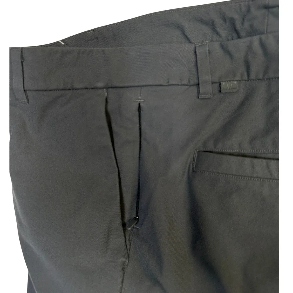 Lululemon Athletica Men 32 Performance Stretch Pants gray Flat Front‎ Zip Pocket